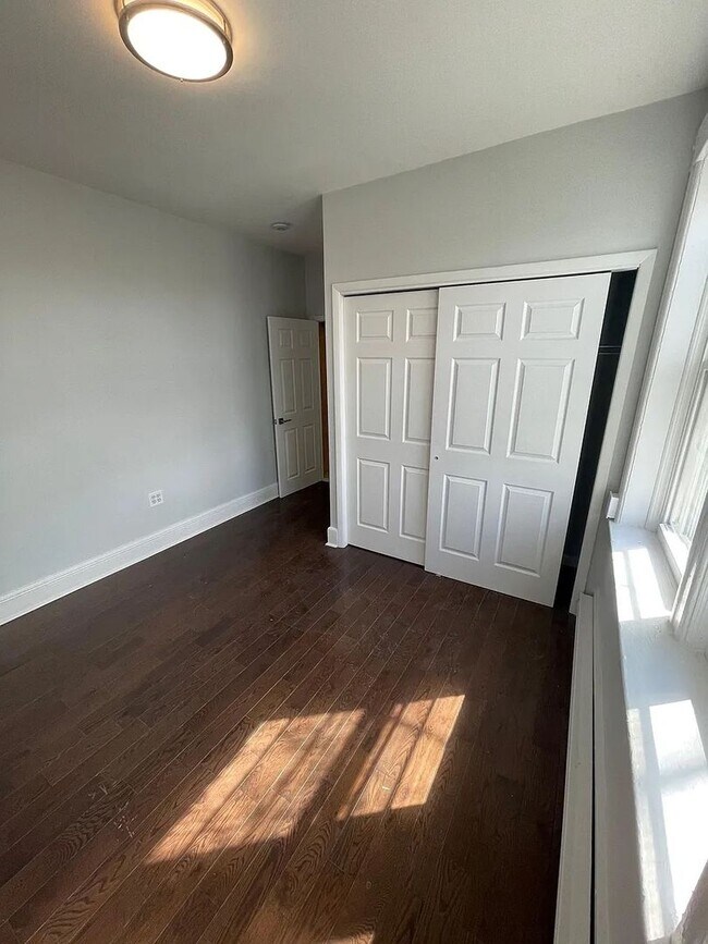 Building Photo - 265 Avenue B