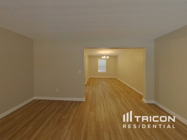 Foto del edificio - 105 Ashewood Lake Dr
