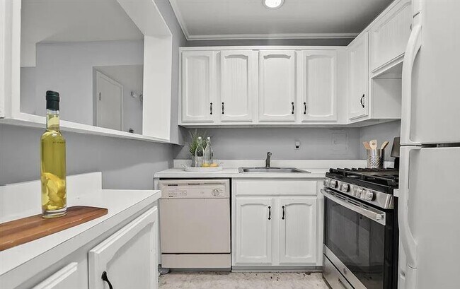 Foto del edificio - Stunning 2bedroom 2bath condo in great con...