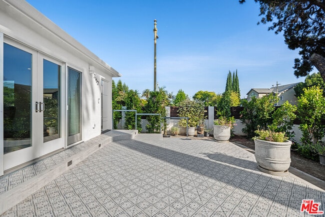 Foto del edificio - 2152 Parnell Ave