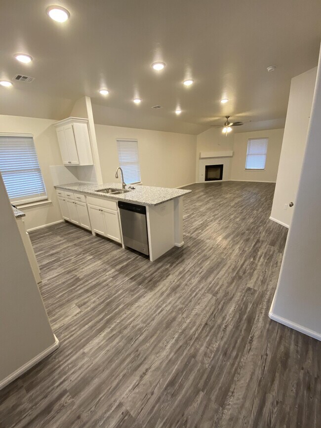 Foto del edificio - 2424 Alta Vista Ln