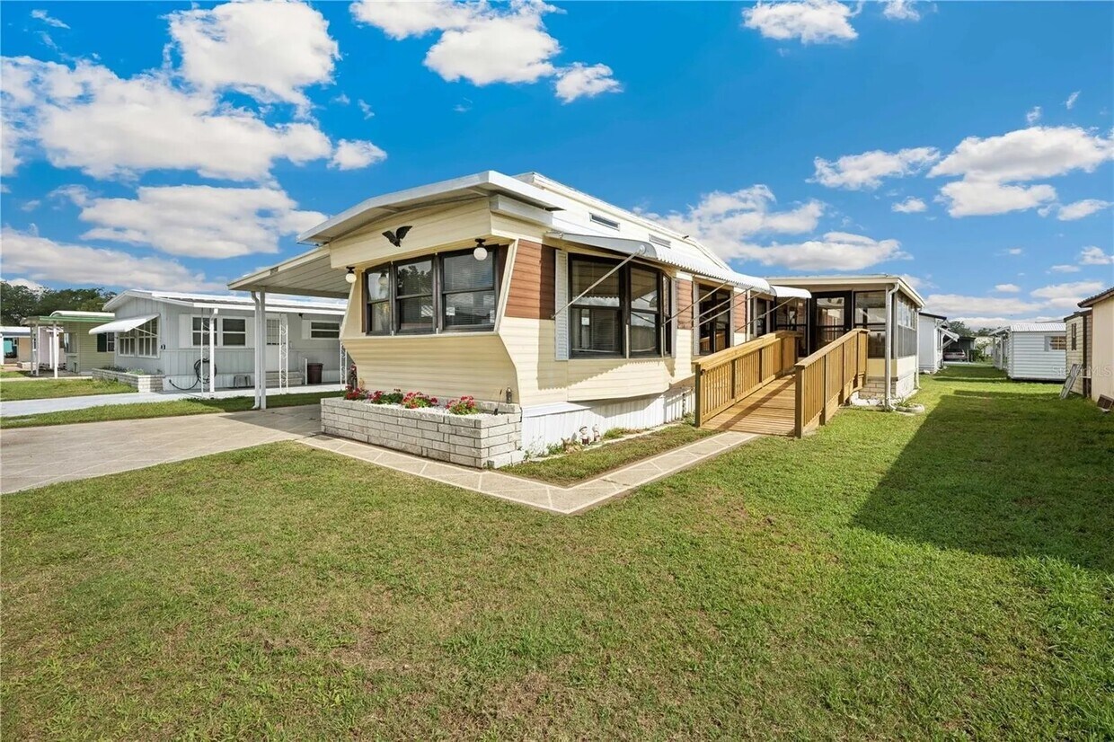 Foto principal - 37105 Lois Ave