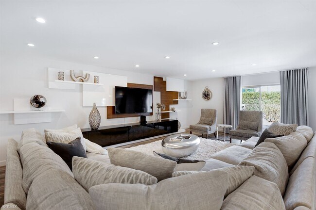 Building Photo - 3 br, 2 bath House - 7874 E Via Marina