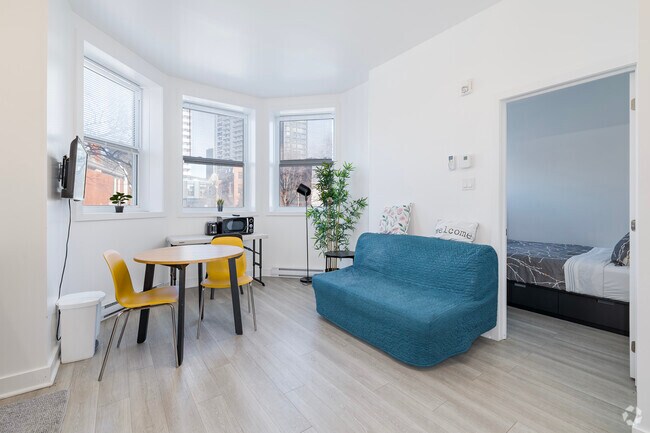 2 chambres, 1 salle de bain - 450 pi² - Salon - 2238 Rue Du Souvenir
