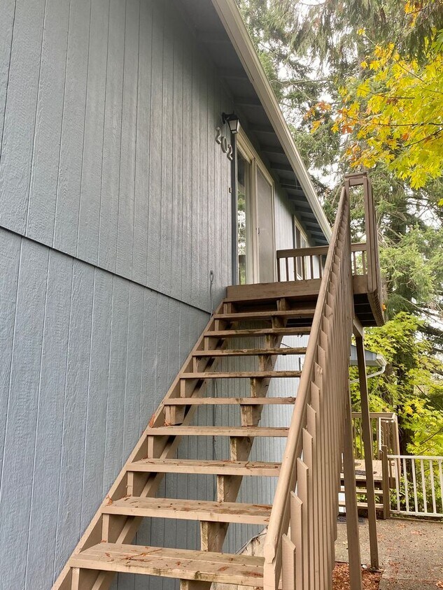 1836 Summit Dr Unit 202, Shelton, WA 98584 Room for Rent in Shelton