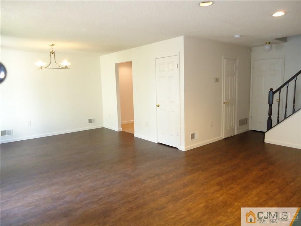 Foto principal - 80 Goodwin Dr