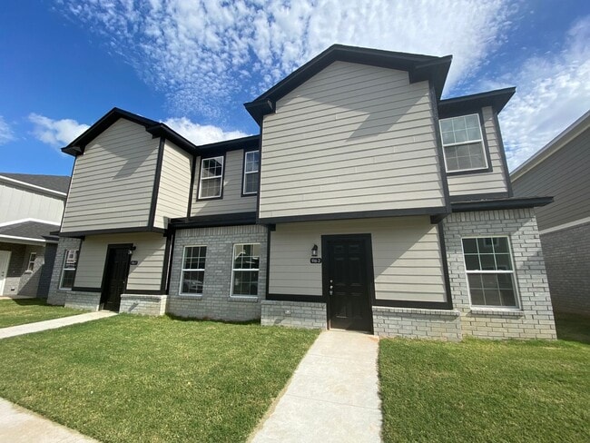 Building Photo - 917 S Amarillo Ave