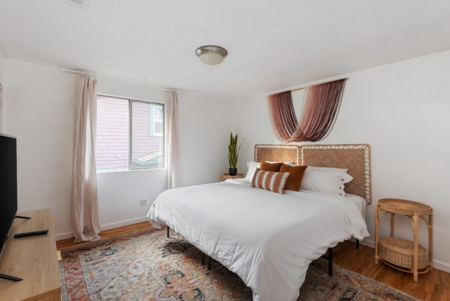 Building Photo - 2356 SE Division St