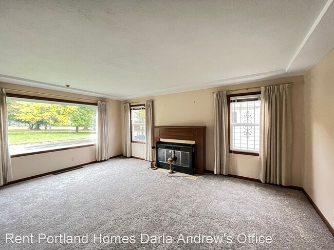 Building Photo - 3 br, 1 bath House - 5425 SE 47th Ave