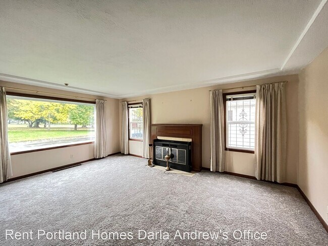 Foto del edificio - 3 br, 1 bath House - 5425 SE 47th Ave