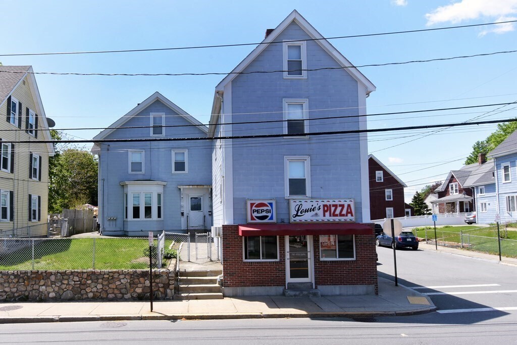 118 Main St Unit 1, Woburn, MA 01801 Room for Rent in Woburn, MA