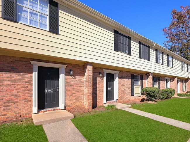 Entradas privadas - Colony Village