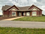 Foto principal - Mountain Retreat on 38 Acres--Only 4.4 mil...