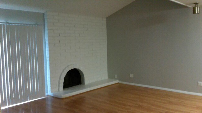 Foto del edificio - 1441 W Norwich Ave