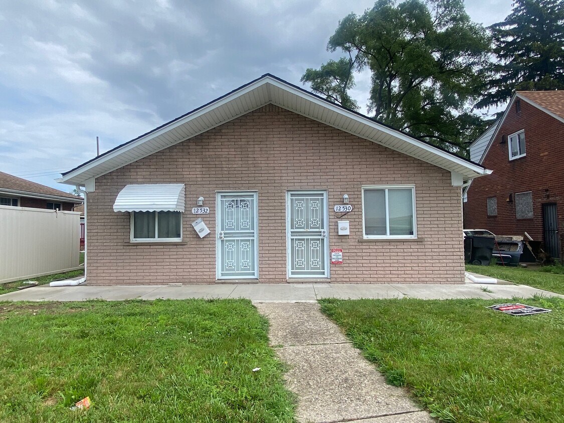 Foto principal - 12530 Conner St