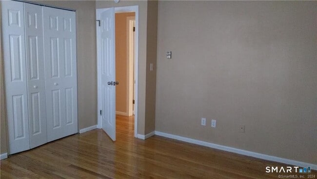 Building Photo - 262 Robin Ct