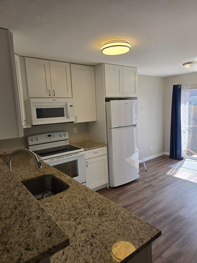 Foto del edificio - Ranch Style Townhome in convenient location