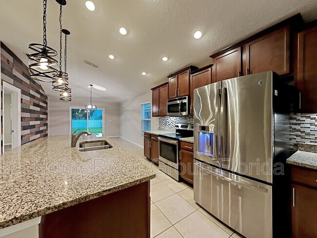 Building Photo - 13471 Devan Lee Dr E