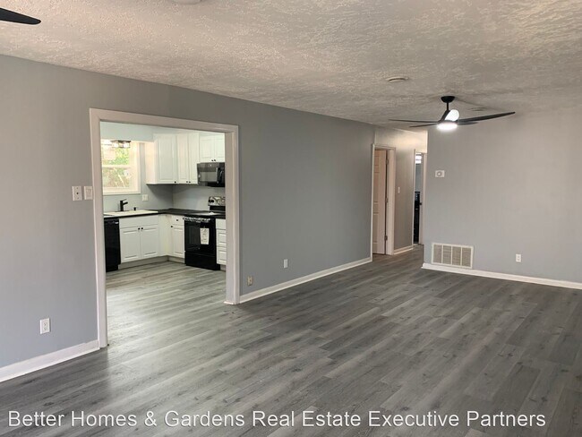 Building Photo - 4 br, 1.5 bath House - 138 Hickory Dr. S Cir