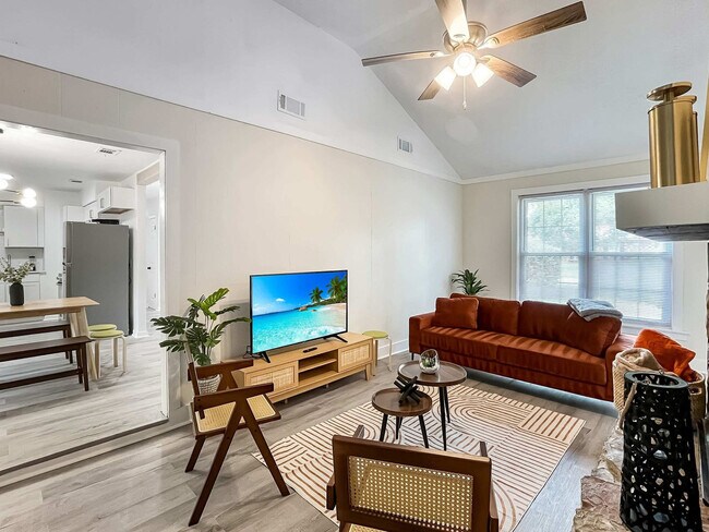 Foto del edificio - 1224 Crawford Way