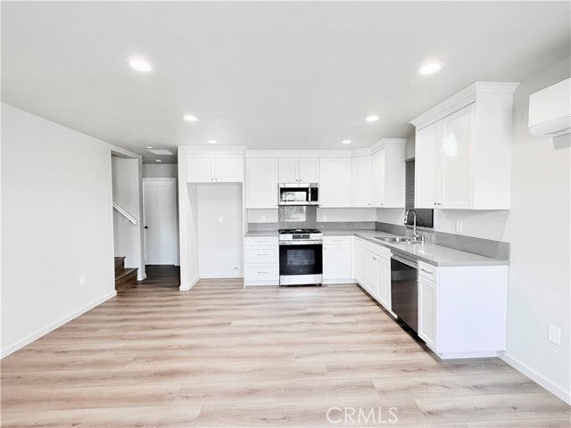 Foto del edificio - 401 W Erna Ave