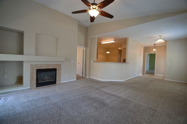 Foto del edificio - 3 Bed 2 Bath Ranch with Unfinished Basemen...
