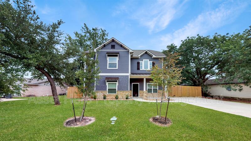 Primary Photo - 1300 Foster Ave