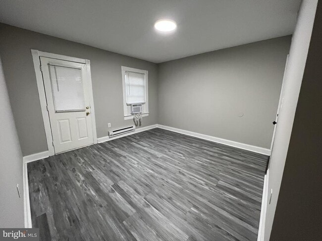 Building Photo - 5116 Craig Ave