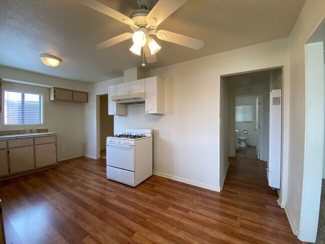 Building Photo - Cute 2 Bedroom Home - Coming Soon