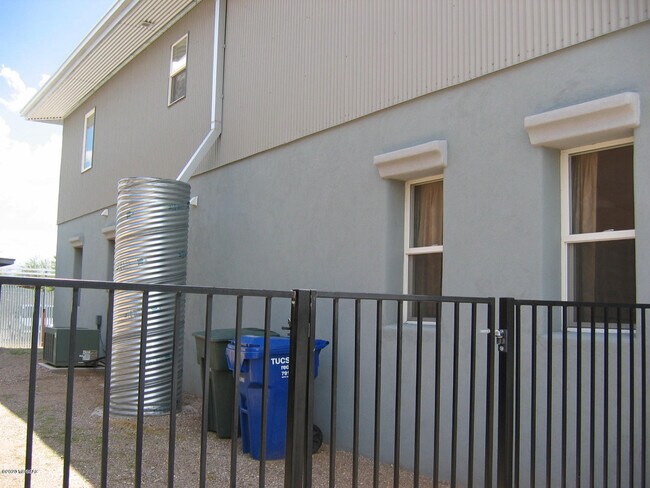 Foto del edificio - 3314 N Fremont Ave