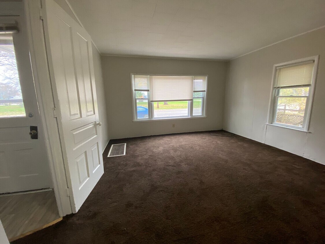 828 Gibson Apartment for Rent in Kalamazoo, MI