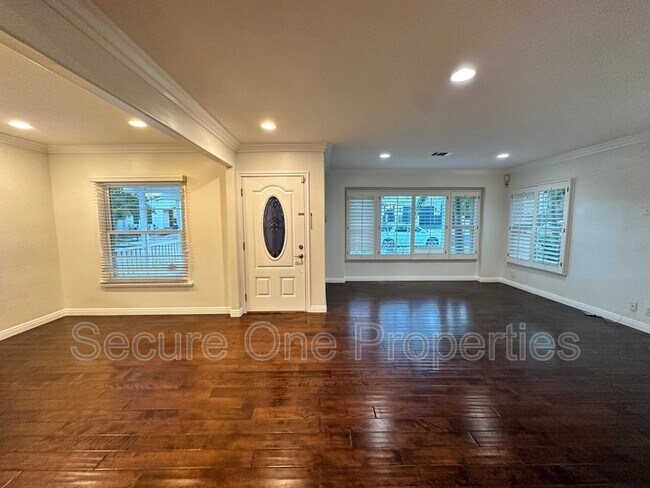Foto del edificio - 16823 Otsego St