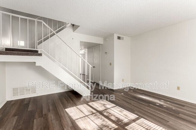 Building Photo - 4901 E Kelton Ln
