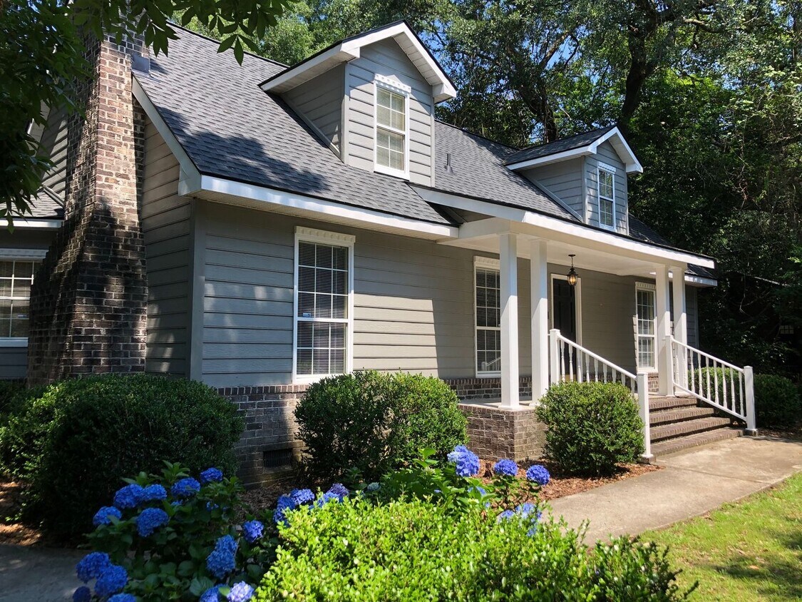 Primary Photo - Available 7/15. Beautiful 4BR/2.5BA Home A...