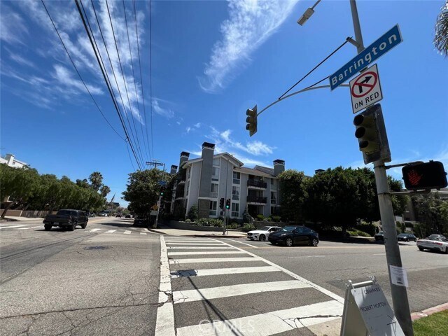 Building Photo - 11706 Montana Ave