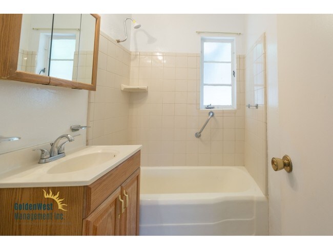 Foto del edificio - 544 W San Juan Ave