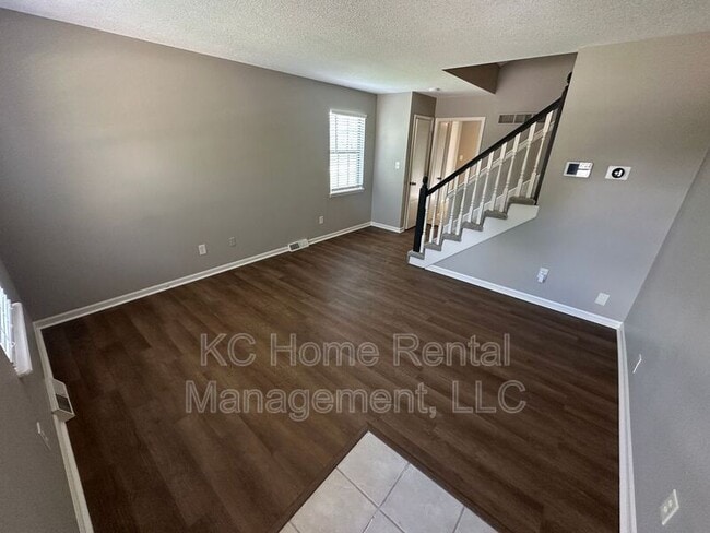 Building Photo - 8640 N Hull Ave