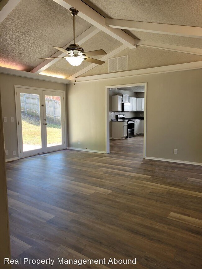 Foto del edificio - 3 br, 2 bath House - 2815 S 140 E Ave