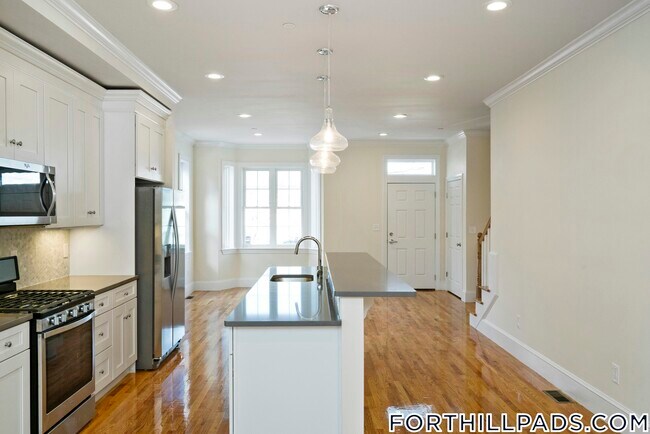 Foto del edificio - 130 Roxbury St