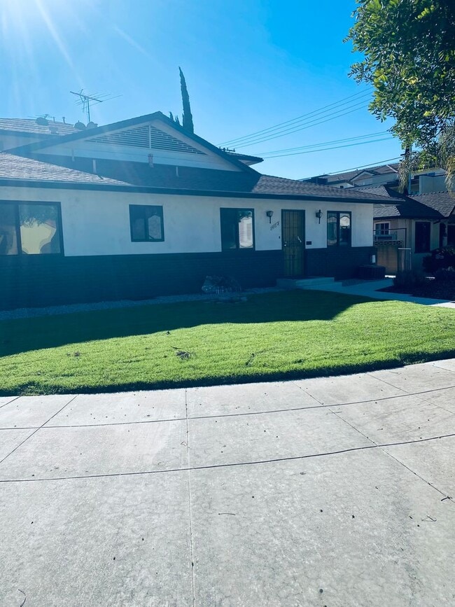 Building Photo - 416 Cameron Pl