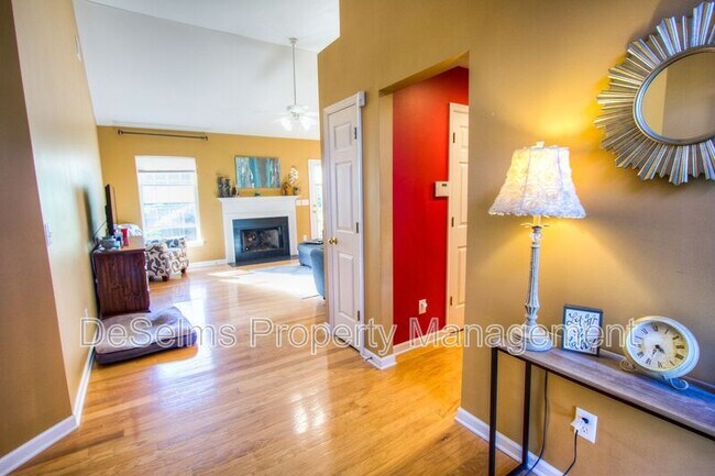 Building Photo - 713 Warmstone Ct
