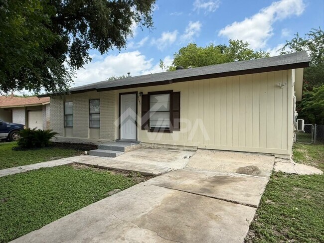 Photo - 4847 Featherock Dr House