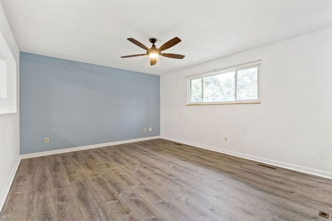Building Photo - Updated 4-Bedroom Home