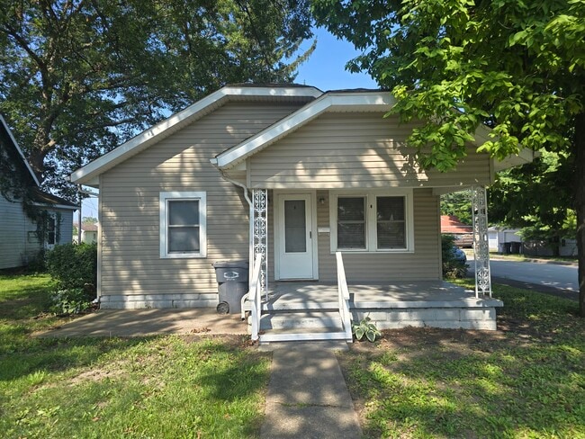Building Photo - 3401 Hamilton Pl