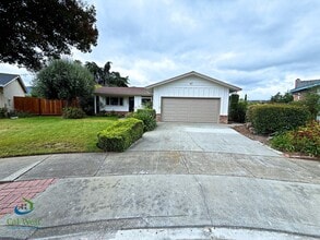 Building Photo - 1370 Fernwood Ln