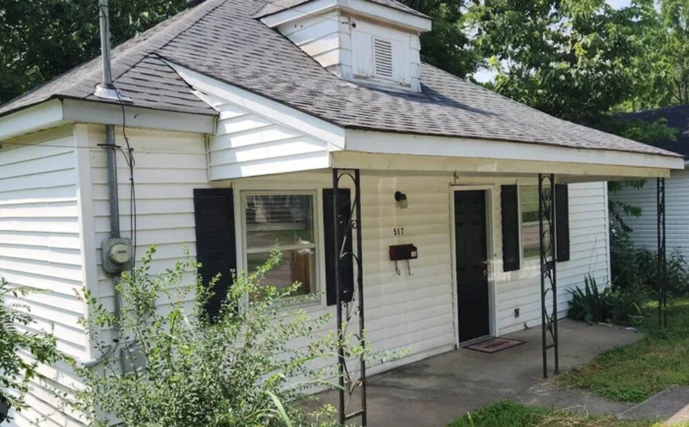 Primary Photo - 517 Gano St