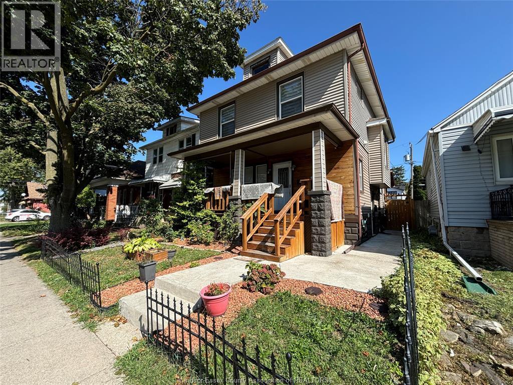 Primary Photo - 1636 Dufferin Pl