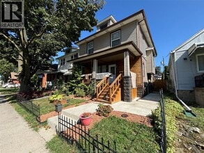Building Photo - 1636 Dufferin Pl