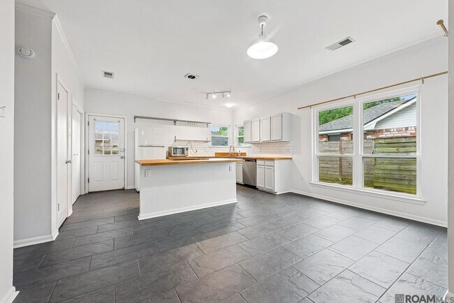 Foto del edificio - 777 Hadley Dr
