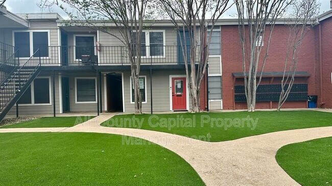 Building Photo - 5426 Menchaca Rd